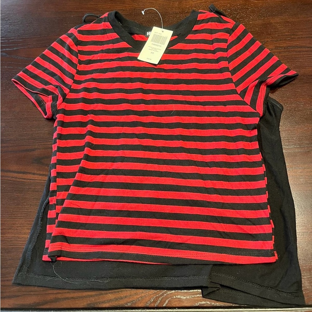 Hot Topic Red and Black Striped Short Sleeve Tee